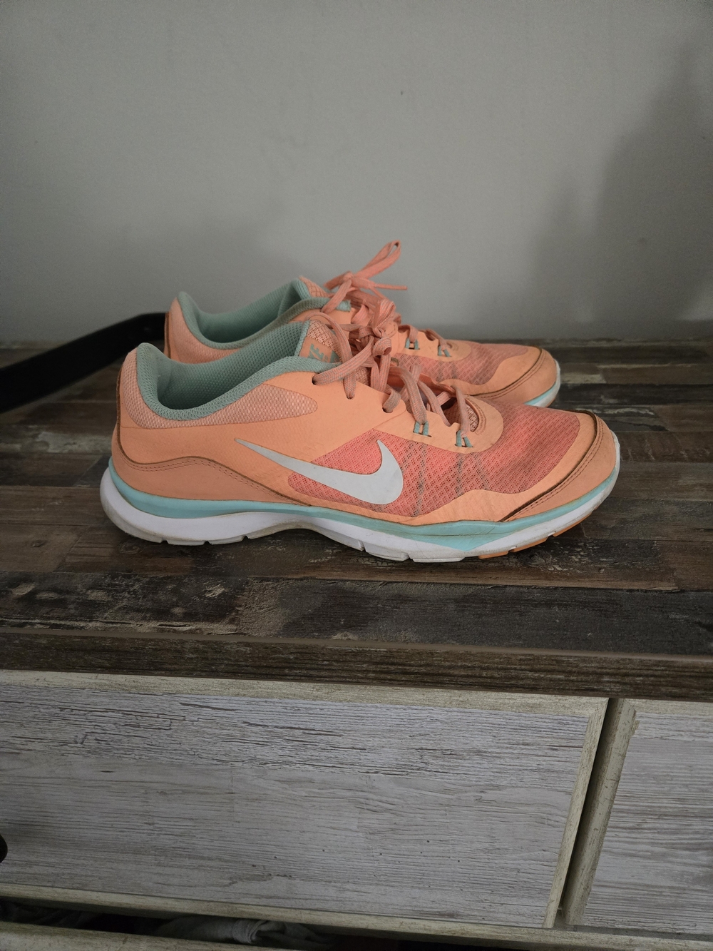 Nike Women's Peach and Mint Athletic Running Shoes